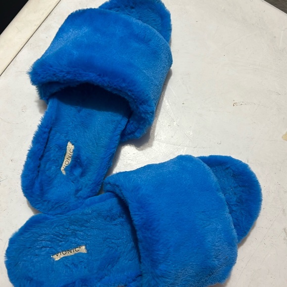 Vionic Dream slippers - Picture 1 of 5